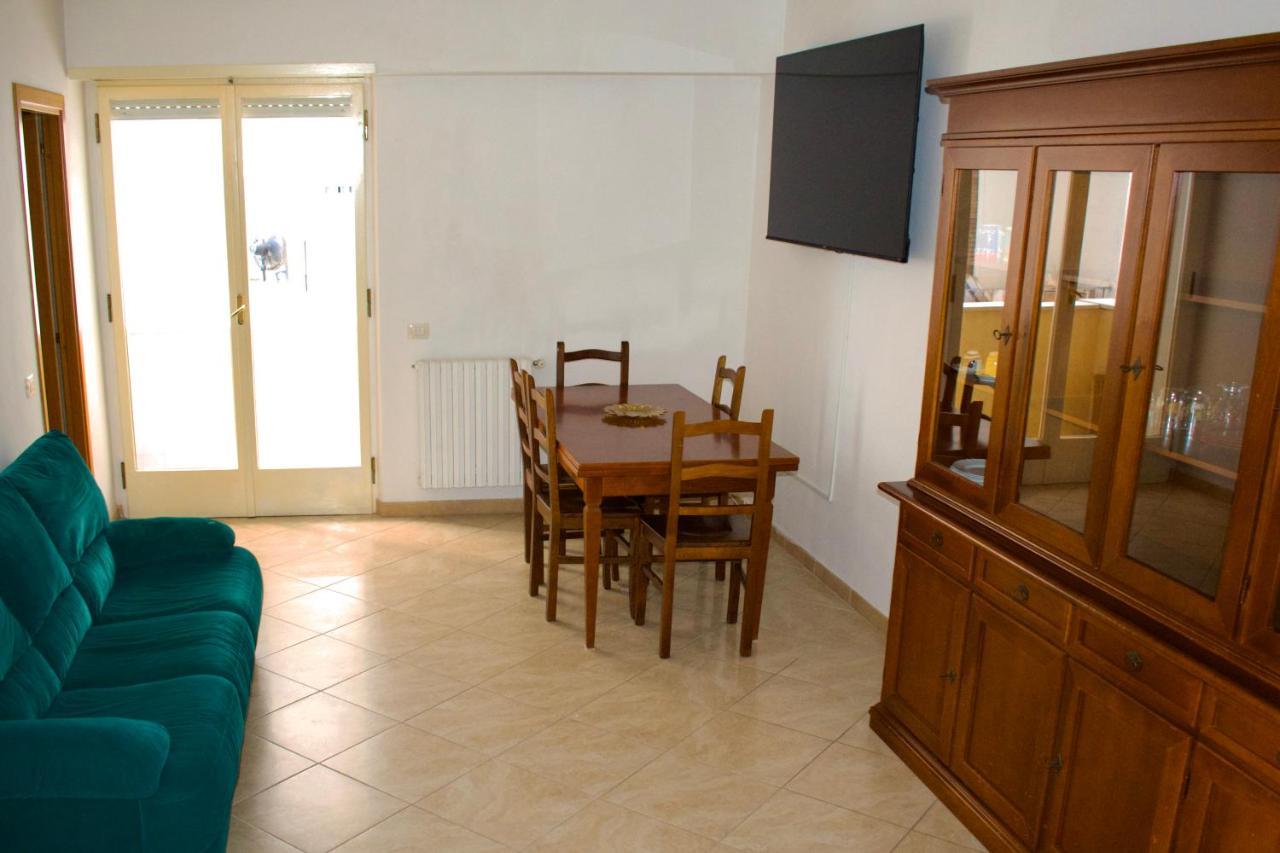 Civico 18- La Tua Casa In Centro Apartamento Latina Exterior foto